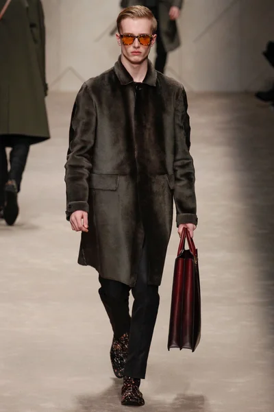 Look 27